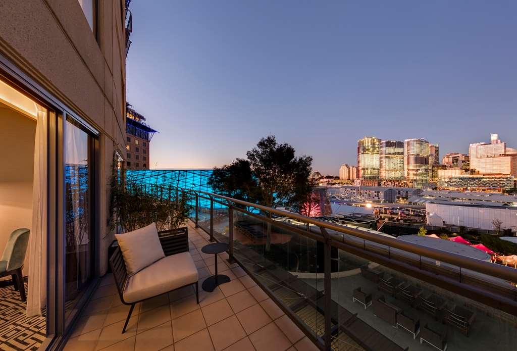 The Star Grand Hotel And Residences Sydney Kamer foto Balcony of a penthouse apartment
