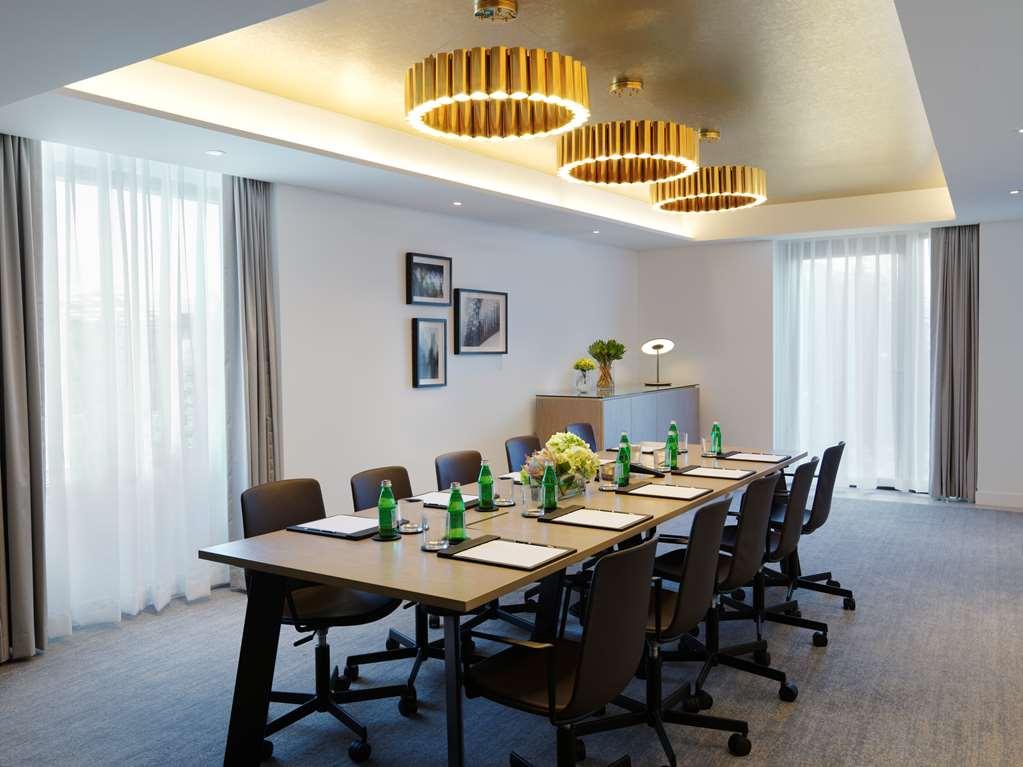 The Star Grand Hotel And Residences Sydney Faciliteiten foto Meeting room