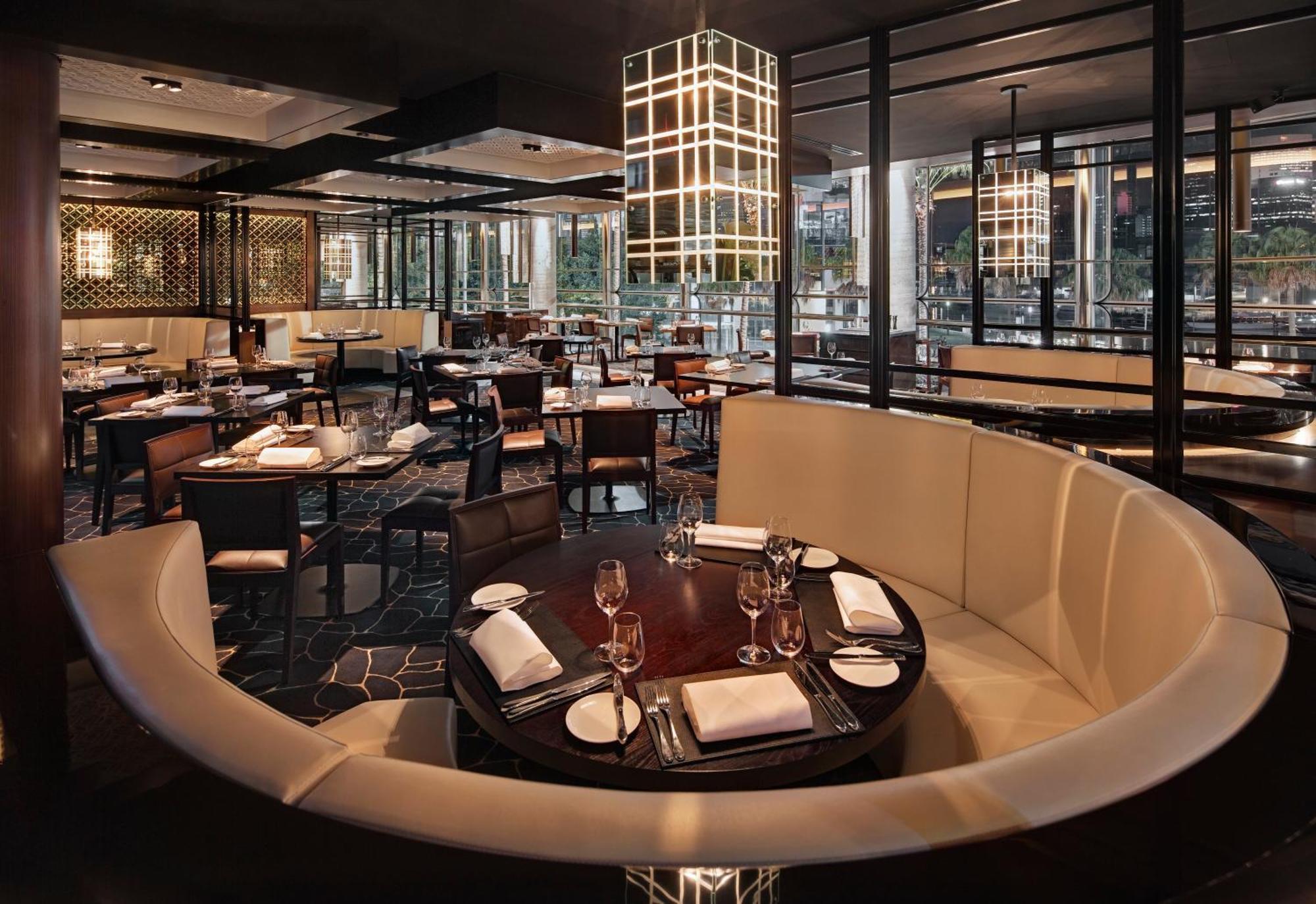 The Star Grand Hotel And Residences Sydney Buitenkant foto Interior of the restaurant